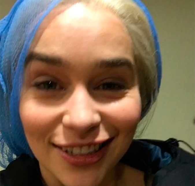 Emilia Clarke aparece mostrando o talento no <I>rap</i> com Joe Naufahu nos bastidores de <I>Game of Thrones</i>, veja!