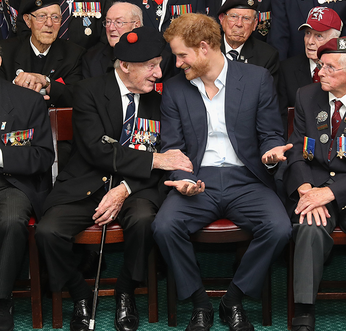 Príncipe Harry recebe conselho de moda de veterano de 91 anos, saiba qual!