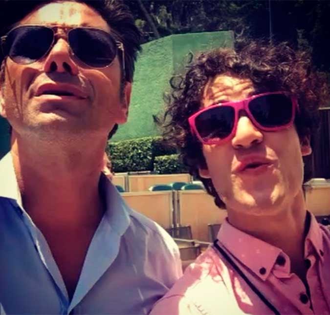 John Stamos mostra o lado <I>Pequena Sereia</I> com Darren Criss, vem ver!