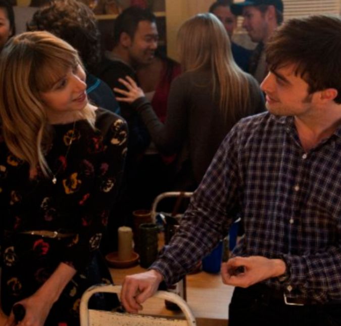 Abrindo um pouco mão da excentricidade, mas não totalmente, Daniel resolveu estrelar na comédia romântica Será Que?, que narra a história de um rapaz que se apaixona por sua melhor amiga. Quem nunca viveu isso, não é mesmo? Abrindo um pouco mão da excentricidade, mas não totalmente, Daniel resolveu estrelar na comédia romântica Será Que?, que narra a história de um rapaz que se apaixona por sua melhor amiga. Quem nunca viveu isso, não é mesmo?