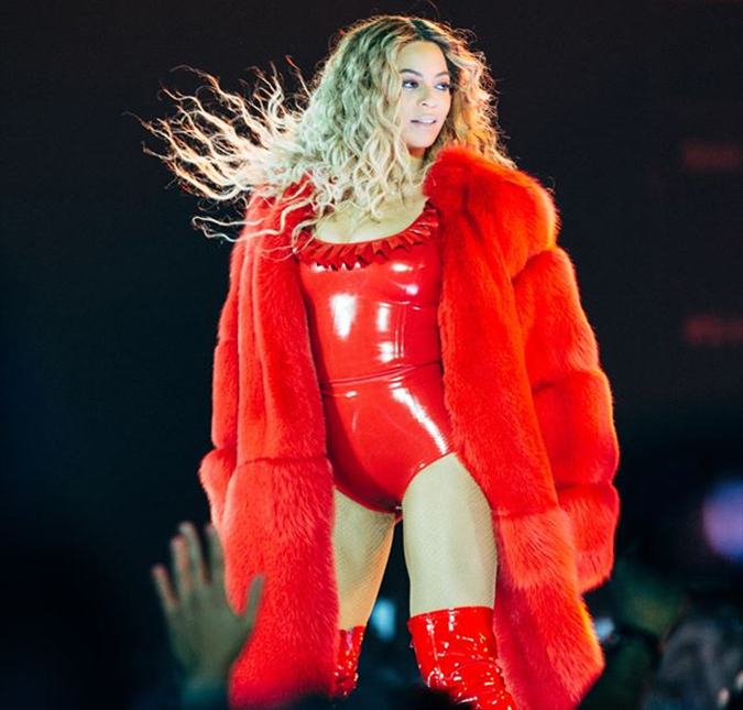 Beyoncé espirra em <i>show</i> e fãs surtam, assista ao vídeo!