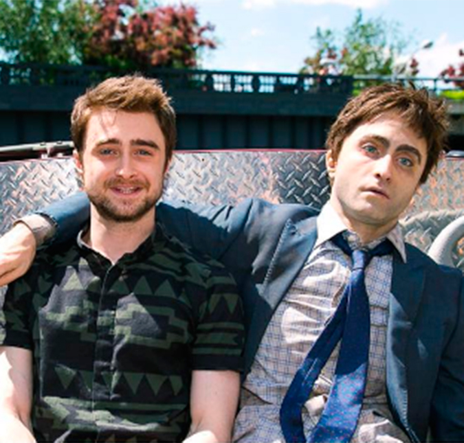 Daniel Radcliffe passeia por Nova York com cadáver e diz que não deve assistir peça que dá sequência a <i>Harry Potter</i>