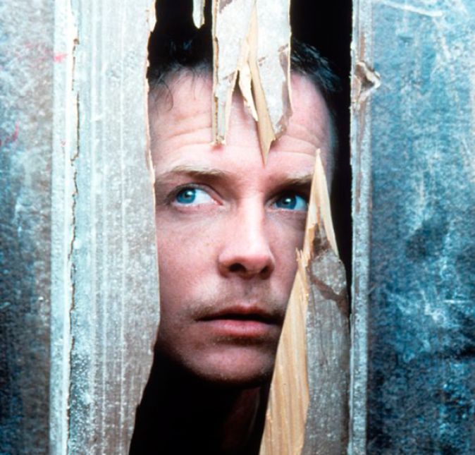 Michael também se aventurou pelo terror! Em 1996 ele atuou no filme Os Espíritos, que conta a história de um homem que descobre que consegue se comunicar com pessoas mortas logo após um acidente de carro trágico que matou sua mulher. Mas um verdadeiro demônio começa a aparecer e importunar sua vida, e ele pode ser a única pessoa que tem o poder de parar com isso. Sentiu a referência de O Iluminado nesta foto? Michael também se aventurou pelo terror! Em 1996 ele atuou no filme Os Espíritos, que conta a história de um homem que descobre que consegue se comunicar com pessoas mortas logo após um acidente de carro trágico que matou sua mulher. Mas um verdadeiro demônio começa a aparecer e importunar sua vida, e ele pode ser a única pessoa que tem o poder de parar com isso. Sentiu a referência de O Iluminado nesta foto?