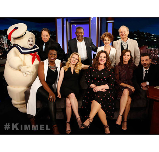 Elenco original e atual de <i>Ghostbusters</i> agitam programa de Jimmy Kimmel, veja como foi!