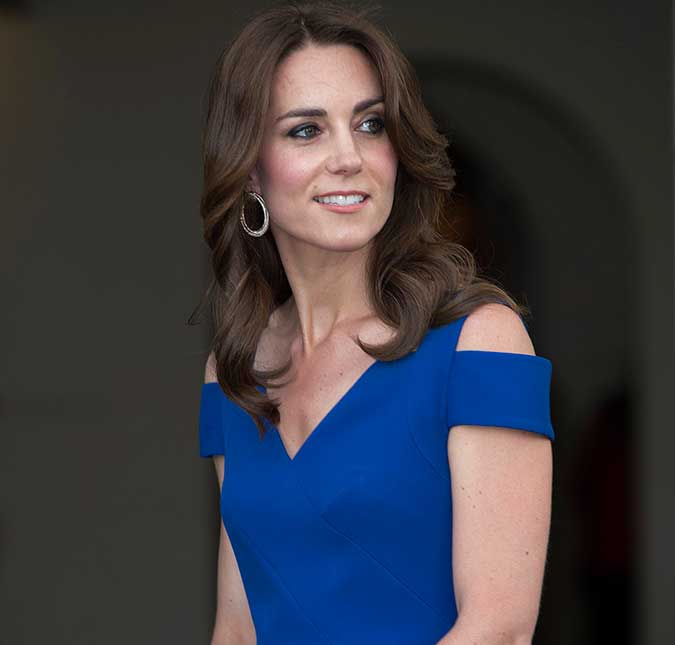 Toda poderosa! Kate Middleton usa brinco de mais de 167 mil reais em evento!