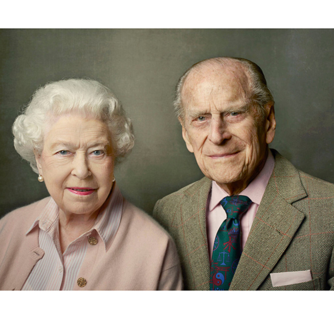 Em comemoração aos seus 95 anos de idade, Príncipe Philip posa com a esposa, Rainha Elizabeth II