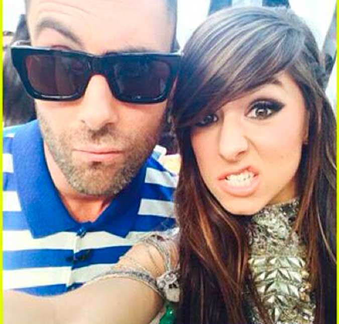 Adam Levine se oferece para pagar o funeral da cantora Christina Grimmie, entenda