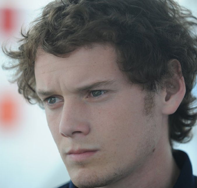 Carro que matou Anton Yelchin já apresentava falhas técnicas e marca havia realizado <i>recall</i> do modelo