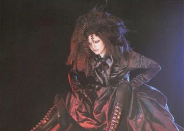 Kendall Jenner modela para a <i>Marc Jacobs</i> e é comparada com personagem de <i>Harry Potter</i>
