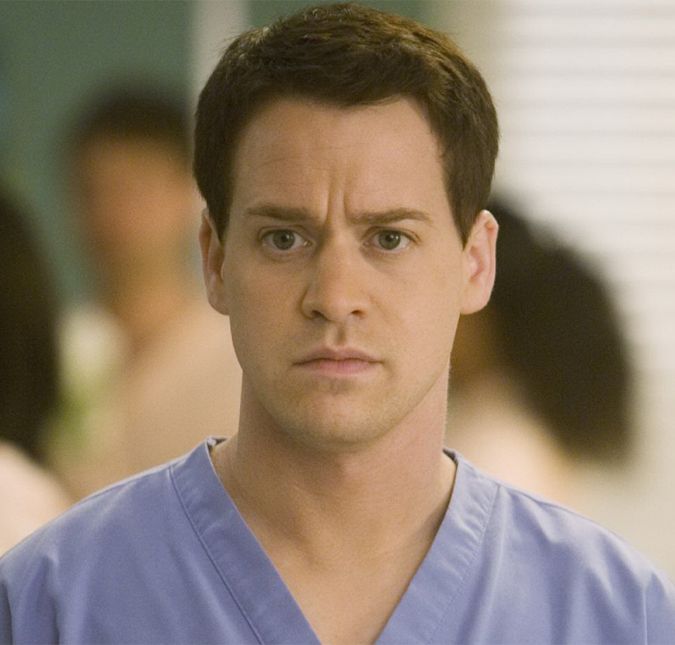 George O'Malley é sensível e fofo e com um enorme coração. Apesar de ser romântico, ele tem medo da intensidade dos sentimentos e, por isso, talvez não goste de se sentir pressionado. Ele é total peixes! George O'Malley é sensível e fofo e com um enorme coração. Apesar de ser romântico, ele tem medo da intensidade dos sentimentos e, por isso, talvez não goste de se sentir pressionado. Ele é total peixes!