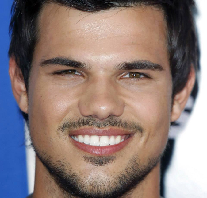 Taylor Lautner será um médico bizarro na segunda temporada de <i>Scream Queens</i>, saiba detalhes!