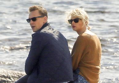 Tom Hiddleston abriu o jogo sobre o namoro com Taylor Swift? Parece que não é bem assim...