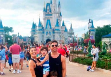 Juliana Paes leva família toda para a Disney, em <I>resort</I> de luxo!