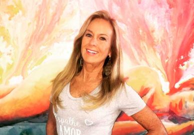 Prestes a completar 71 anos, Helô Pinheiro fala sobre polêmico ensaio para a <i>Playboy</i> com Ticiane
