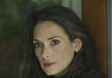 Winona Ryder fala sobre Johnny Depp: <i>- Ele nunca foi desse jeito comigo. Nunca foi abusivo comigo</i>