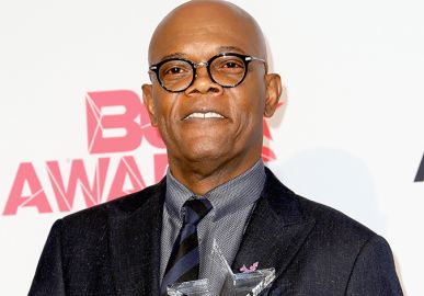 Samuel L. Jackson revela que mulher e filha o levaram para <I>rehab</i> após o encontrarem desmaiado no chão, saiba mais!