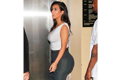 Kim Kardashian usa <I>derrière</I> postiço para passear com a filha, veja!