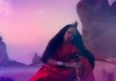 Rihanna aparece brilhando em trecho do <I>clipe</i> de <I>Sledgehammer</I>, assista!