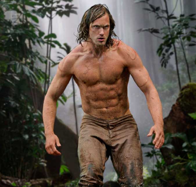 Tá vendo esse tanquinho? Alexander Skarsgard teve que comer cerca de sete mil calorias por dia para colocá-lo em jogo, entenda!