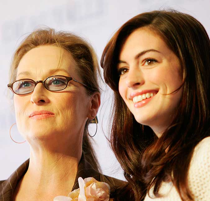 Anne Hathaway comemora os dez anos de <I>O Diabo Veste Prada</I>: <I>O filme que mudou a minha vida</I>