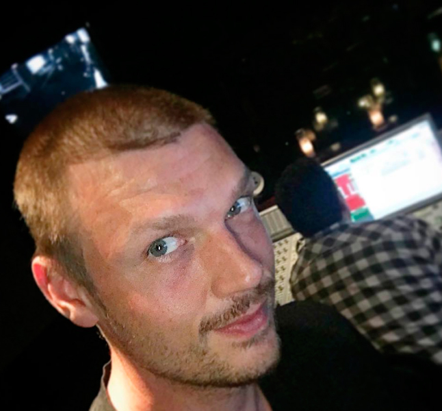 Nick Carter, que está no Brasil, vai participar do programa <i>Legendários</i>, de Marcos Mion, saiba mais!