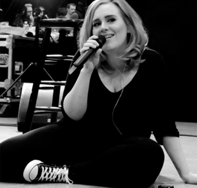 Adele pode se apresentar no próximo <i>Super Bowl</i>, segundo jornal, saiba mais!