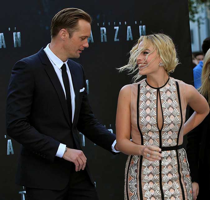 Alexander Skarsgard salva Margot Robbie de cometer gafe <i>fashion</i>, entenda!