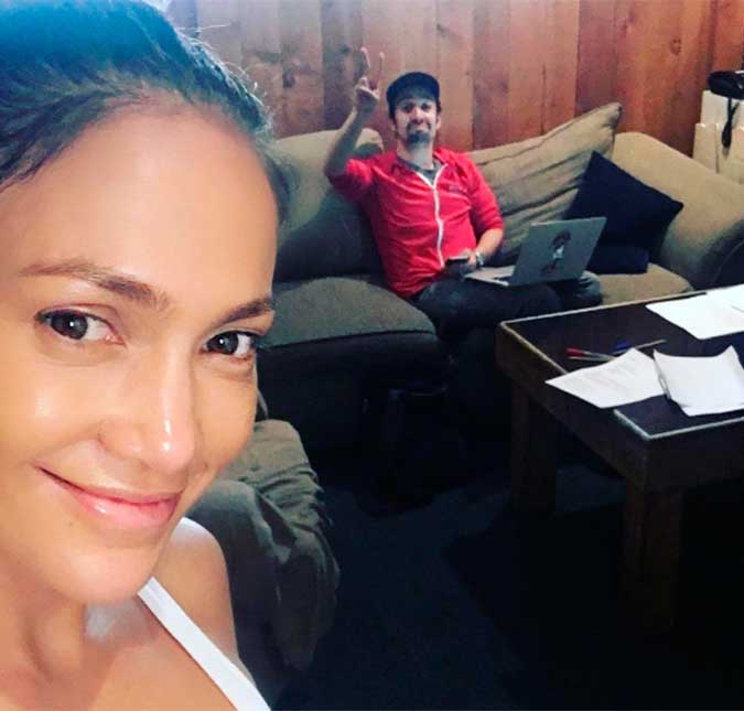 Jennifer Lopez e Lin-Manuel lançam música em tributo às vítimas de Orlando, vem ver!