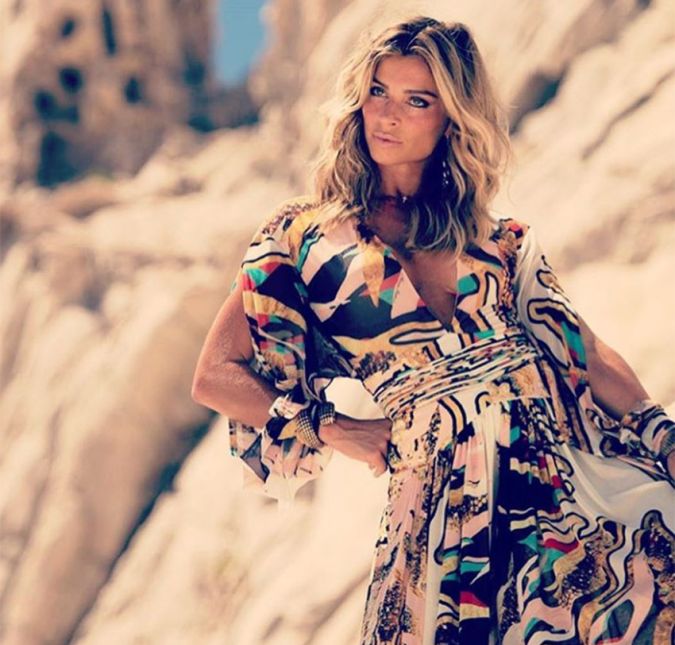 Alás, você sabia que Grazi quase desistiu da carreira de atriz? Em entrevista, ela revelou que pensou em abandonar a carreira e que a ideia andou circulando por sua cabeça antes de ela entrar para o elenco de Verdades Secretas, quando deu vida à Larissa, um divisor de águas na sua carreira:- Foi a primeira vez que fui chamada pelo nome do personagem. Até então, eu era a Grazi do Big Brother. Estava querendo parar. Não encontrava nada que me motivasse mais. E ficar na profissão só pela minha vaidade, sabe? Já tenho o meu dinheirinho que ganhei com publicidade, então comecei a pensar que não estava compensando mais. É muita pauleira, muita crítica, assumiu ela. Alás, você sabia que Grazi quase desistiu da carreira de atriz? Em entrevista, ela revelou que pensou em abandonar a carreira e que a ideia andou circulando por sua cabeça antes de ela entrar para o elenco de Verdades Secretas, quando deu vida à Larissa, um divisor de águas na sua carreira:- Foi a primeira vez que fui chamada pelo nome do personagem. Até então, eu era a Grazi do Big Brother. Estava querendo parar. Não encontrava nada que me motivasse mais. E ficar na profissão só pela minha vaidade, sabe? Já tenho o meu dinheirinho que ganhei com publicidade, então comecei a pensar que não estava compensando mais. É muita pauleira, muita crítica, assumiu ela.