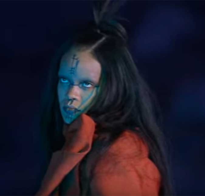 Rihanna divulga vídeo dos bastidores do clipe <i>Sledgehammer</i>