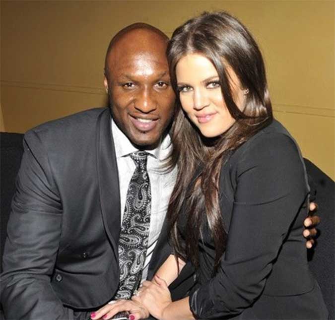 Lamar Odom, ex de Khloé Kardashian, é escoltado para fora de avião após beber muito e passar mal