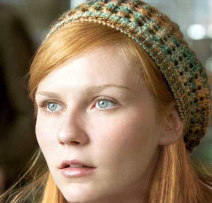 Kirsten Dunst com toda a certeza fica muito bem com as madeixas laranjas. Mas por incrível que pareça, a atriz é loira. Ela aderiu à tonalidade ruiva para viver Mary Jane, a paixão de Peter Parker, o Homem Aranha. Kirsten Dunst com toda a certeza fica muito bem com as madeixas laranjas. Mas por incrível que pareça, a atriz é loira. Ela aderiu à tonalidade ruiva para viver Mary Jane, a paixão de Peter Parker, o Homem Aranha.
