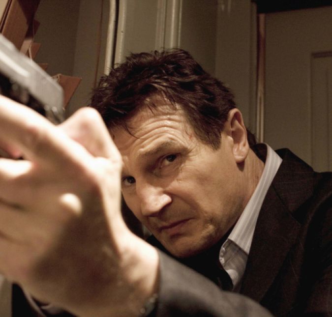 Liam Nesson, que além de um ator renomado ainda acaba com a concorrência em filmes de ação, provou em Busca Implacável que também sabe como dizer uma frase de efeito. No filme, ao falar com o sequestrador de sua filha no telefone, ele afirma: - Eu vou te achar e vou te matar! Liam Nesson, que além de um ator renomado ainda acaba com a concorrência em filmes de ação, provou em Busca Implacável que também sabe como dizer uma frase de efeito. No filme, ao falar com o sequestrador de sua filha no telefone, ele afirma: - Eu vou te achar e vou te matar!