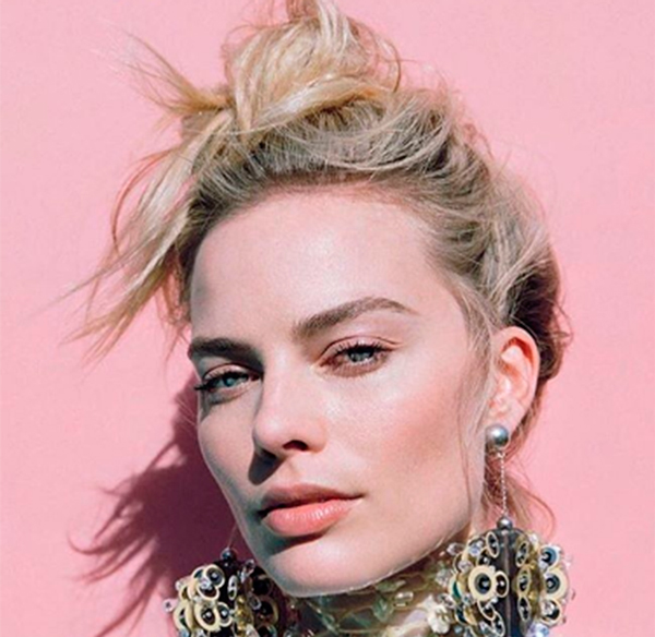 Margot Robbie é a favorita para viver <i>bond girl</i> no próximo filme do <i>James Bond</i>, saiba mais!