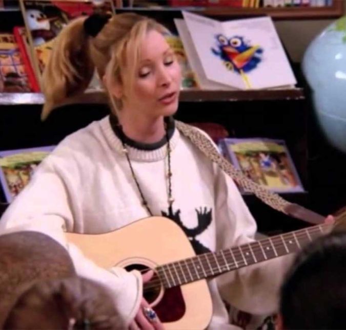 Phoebe certa vez foi contratada para cantar para crianças. E o resultado disso? Muita sinceridade, algo que não agradou muito os pais: Sometimes men love women. Sometimes men love men. And then there are bisexuals. Though some just say they’re kidding themselves!