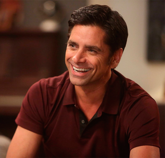 John Stamos falou sobre possível participação das irmãs Olsen na segunda temporada de <i>Scream Queens</i>