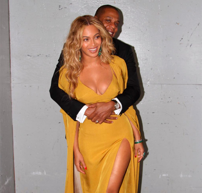 Beyoncé estaria se recusando a falhar como esposa e mãe e por isso insiste em casamento com Jay Z, diz <I>site</I>