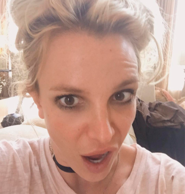 Britney Spears afirma que é uma romântica incurável apesar de suas histórias de <i>relacionamentos horríveis</i>
