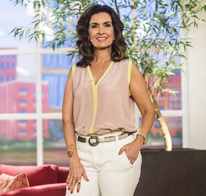 Fátima Bernardes alfineta Biel, que resolveu dar uma pausa na carreira: <i>- De vez em quando é bom dar uma parada para refletir mesmo</i>