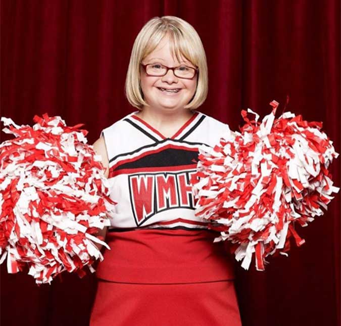 Lauren Potter, a Becky Jackson de <i>Glee</i>, está noiva! Saiba os detalhes!