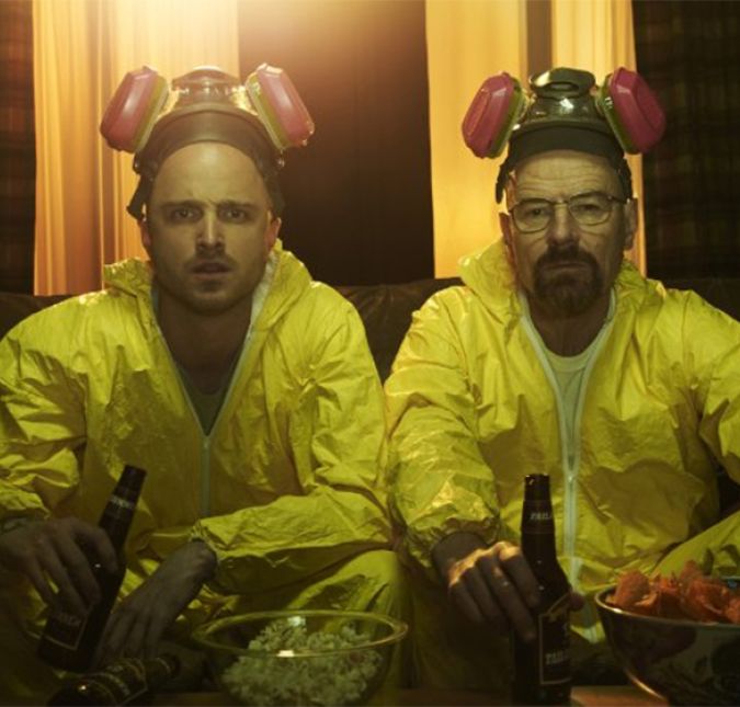 Entrelinhas Breaking Bad possui no total 62 episódios. O 62º elemento da tabela periódica chama-se Samário, um isótopo que é usado para tratar diversos tipos de câncer, incluindo câncer de pulmão, doença de Walt na série.
