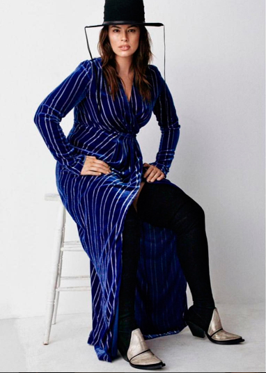 Ashley Graham é a primeira modelo <i>plus size</i> a estrelar campanha da <i>H&M</i>, saiba mais!