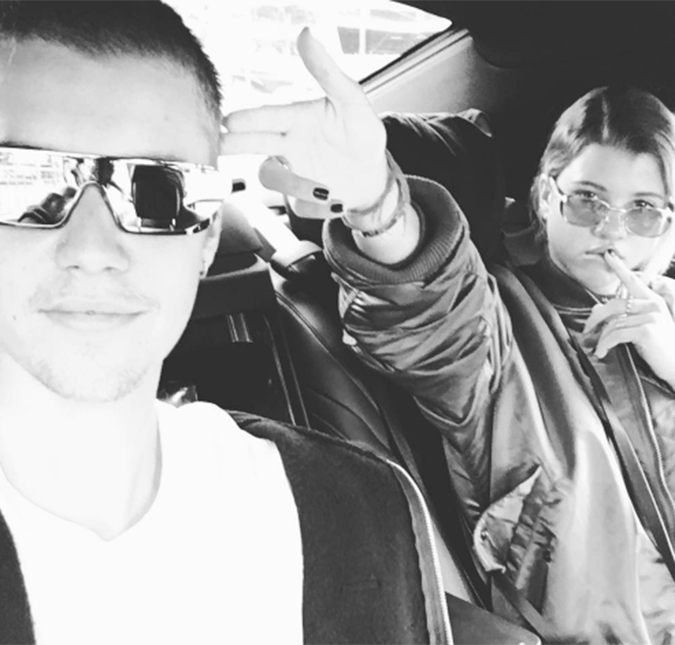 Selena Gomez e Justin Bieber se alfinetam no <i>Instagram</i> após cantor publicar foto com suposta namorada