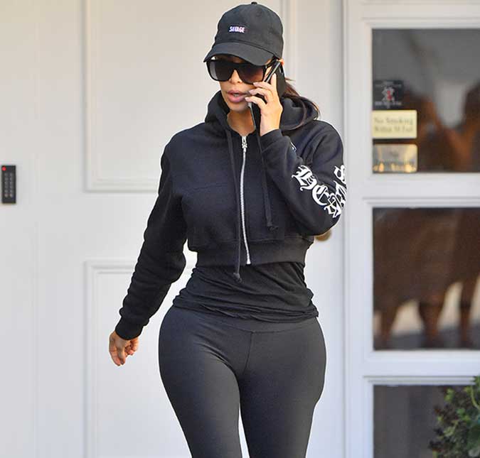 Kim Kardashian fala que ficou mais estilosa depois que Kanye West pediu que ela limpasse o guarda-roupa, entenda!