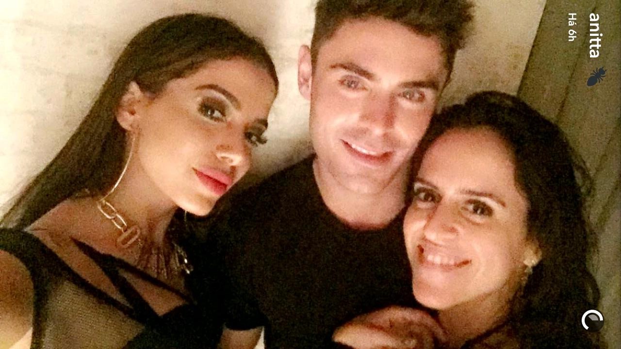 Ela é mesmo poderosa! Anitta dança coladinha com Zac Efron, veja!