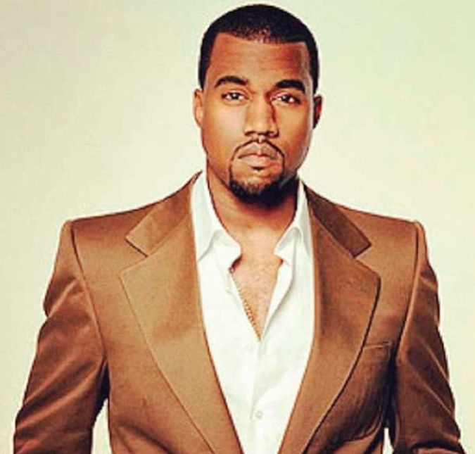 Não tem como começar esta lista sem falar primeiro do ex-casal Kardashian-West. Tudo começou em 2009, na premiação do VMA, quando Taylor Swift tinha acabado de ser nomeada vencedora do prêmio de Melhor Clipe Feminino, quando o rapper Kanye West subiu no palco, pegou o microfone da mão de Taylor e falou na frente de todos que o clipe de Beyoncé, Single Ladies, deveria ter ganhado. Taylor ficou sem reação e iniciou a rixa que continua até hoje com o artista, tendo na época lançado a canção Inocent, que todos os fãs acreditam ser sobre o episódio. A mais recente rixa entre os dois é relacionada ao álbum de Kanye, The Life of Pablo, em que o cantor cita Taylor de uma forma pejorativa. Não tem como começar esta lista sem falar primeiro do ex-casal Kardashian-West. Tudo começou em 2009, na premiação do VMA, quando Taylor Swift tinha acabado de ser nomeada vencedora do prêmio de Melhor Clipe Feminino, quando o rapper Kanye West subiu no palco, pegou o microfone da mão de Taylor e falou na frente de todos que o clipe de Beyoncé, Single Ladies, deveria ter ganhado. Taylor ficou sem reação e iniciou a rixa que continua até hoje com o artista, tendo na época lançado a canção Inocent, que todos os fãs acreditam ser sobre o episódio. A mais recente rixa entre os dois é relacionada ao álbum de Kanye, The Life of Pablo, em que o cantor cita Taylor de uma forma pejorativa.