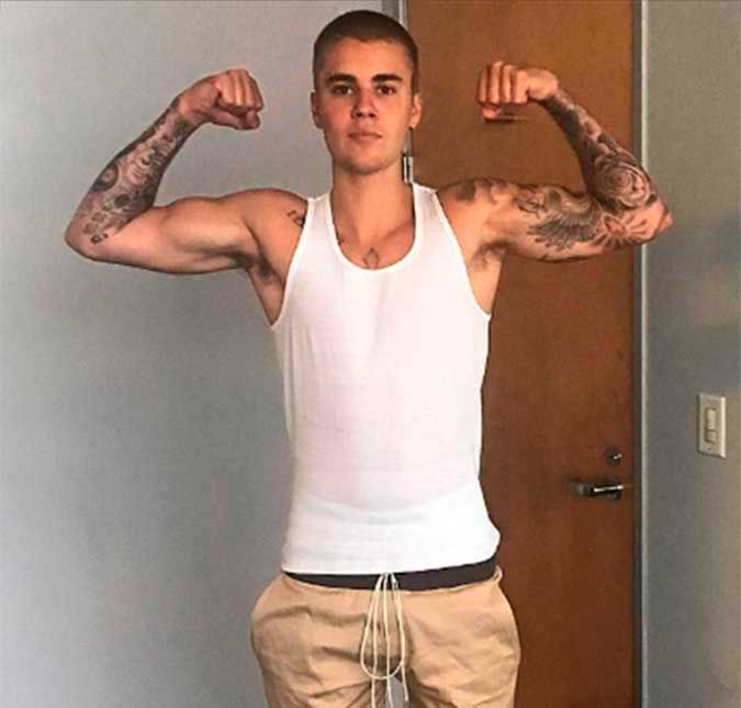 O desentendimento com Justin Bieber começou por causa do término do namoro do cantor com a melhor amiga de Taylor, Selena Gomez. No término, Taylor pegou as dores da best e passou a ter uma posição diferenciada com Justin, principalmente quando o casal reatou depois de uma briga. O desentendimento com Justin Bieber começou por causa do término do namoro do cantor com a melhor amiga de Taylor, Selena Gomez. No término, Taylor pegou as dores da best e passou a ter uma posição diferenciada com Justin, principalmente quando o casal reatou depois de uma briga.