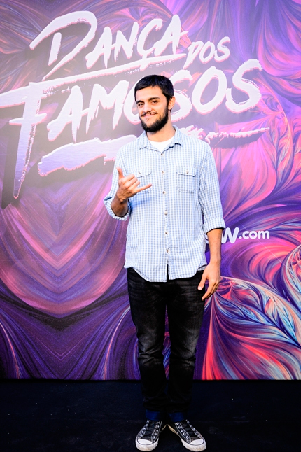 Felipe Simas está no elenco da próxima <i>Dança dos Famosos</i>! Saiba quem mais revelará seus talentos no palco do <i>Domingão do Faustão</i>!