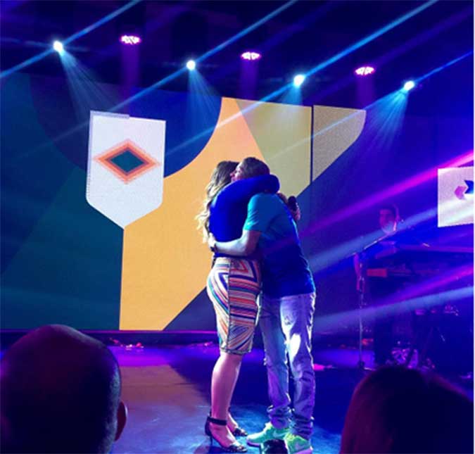 Rafaela Silva, a judoca medalhista de ouro, dança ao lado de Preta Gil durante <i>show</i>!