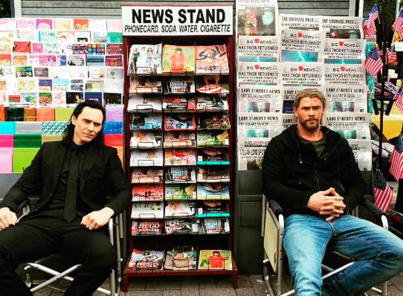 Tom Hiddleston e Chris Hemsworth viram jornaleiros por um dia e dizem adeus à Austrália, entenda!